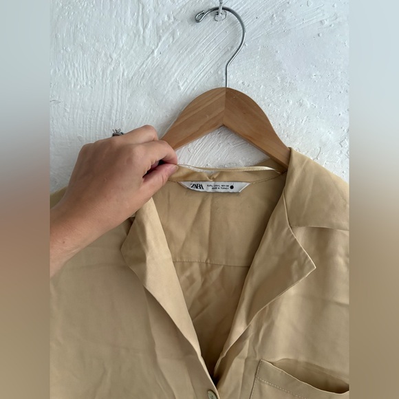 Zara gold button down tee - Picture 5 of 10